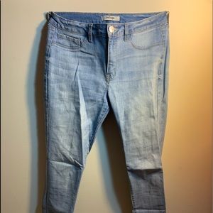 charlotte russe light wash blue cropped jeans